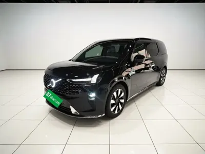 Volvo EM90