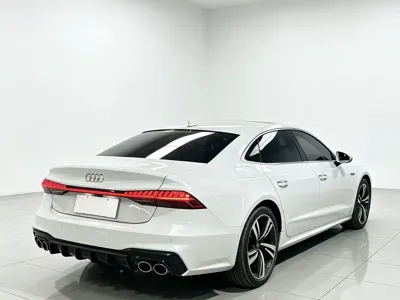 Audi A7L