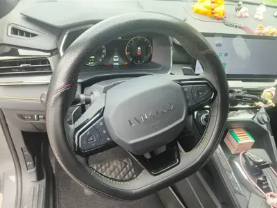 Lynk & Co 06