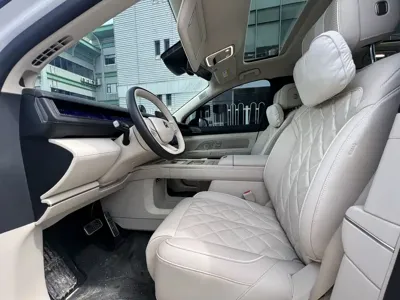 Nio ES8
