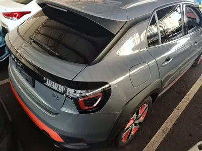 Lynk & Co 02