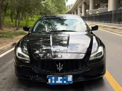 Maserati Quattroporte