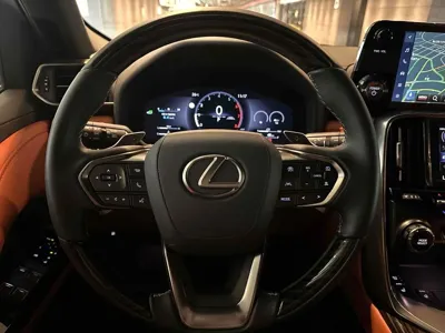Lexus LX
