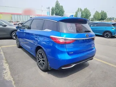 BYD MAX