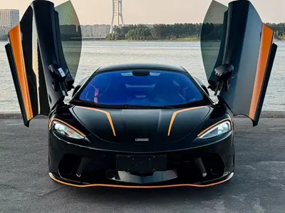 McLaren GT