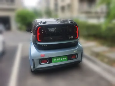 Baojun E300