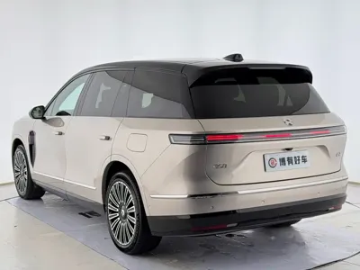 Nio ES8