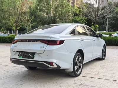 Geely L HiP