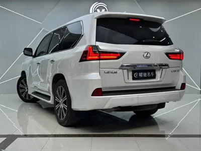 Lexus LX