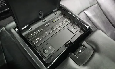 Kia Opirus