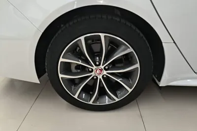 Jaguar XFL