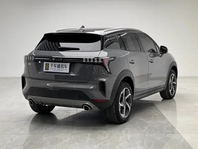 Lynk & Co 06