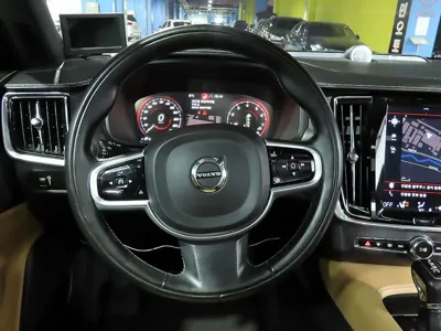Volvo V90