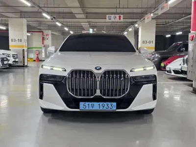 BMW i7
