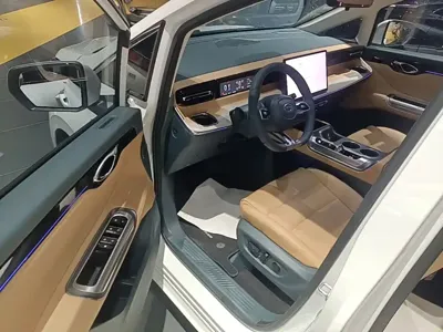 GAC Motor 传祺E8 PHEV