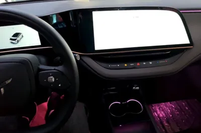 Hongqi EH7