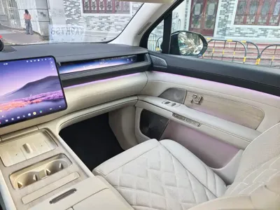 Nio ES8