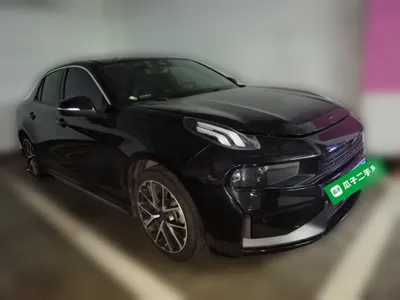 Lynk & Co 03
