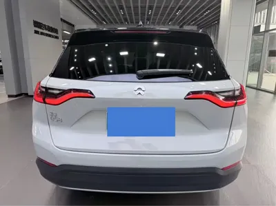 Nio ES8