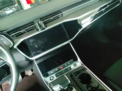 Audi A7L