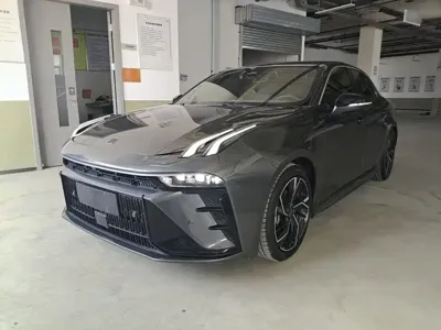 Lynk & Co 03