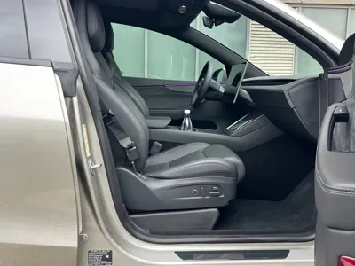 Tesla Model Y L