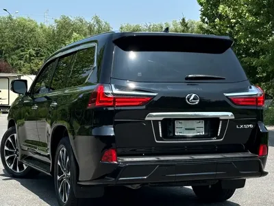 Lexus LX
