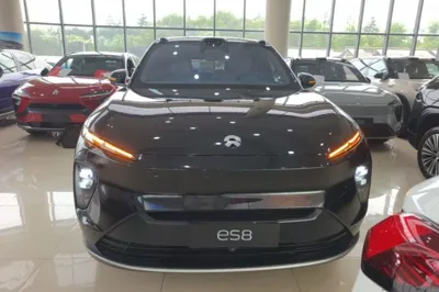 Nio ES8