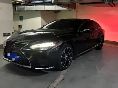 Lexus LS
