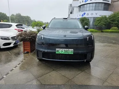 Lynk & Co 领克900