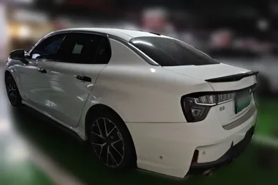 Lynk & Co 03