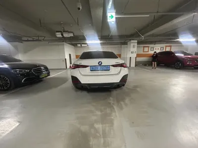 BMW i4