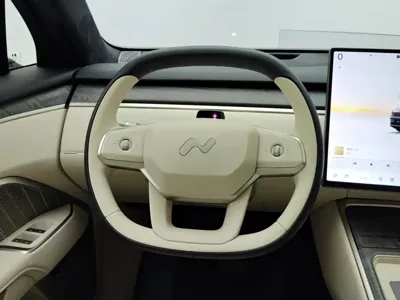 ONVO 乐道L90