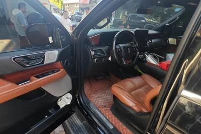 Lincoln Navigator
