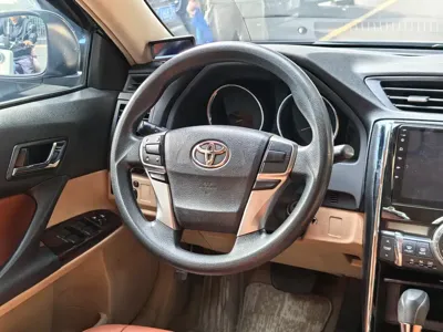 Toyota Reiz