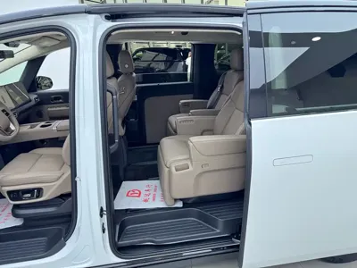 Li Auto Li MEGA