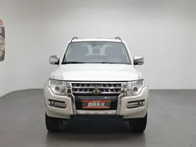 Mitsubishi Pajero (Import)