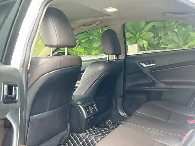 Toyota Reiz