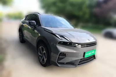 Lynk & Co 06