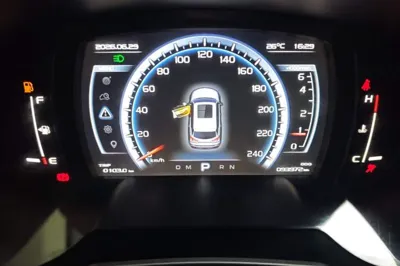 Geely Auto Emgrand X7 Sport