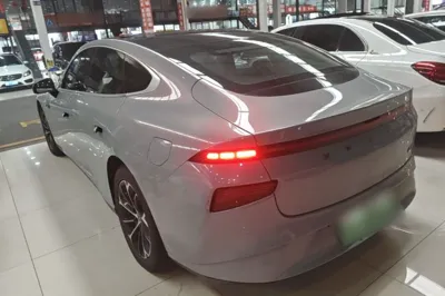 Xpeng P7