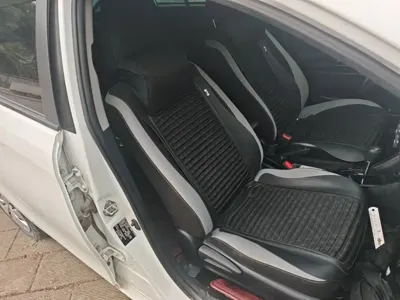Toyota Yaris L