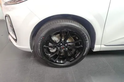 Hongqi HS3 PHEV