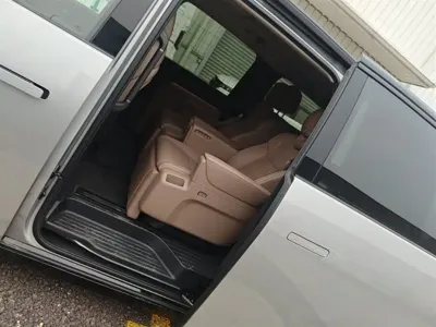 Li Auto Li MEGA