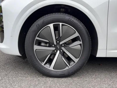 Li Auto L6