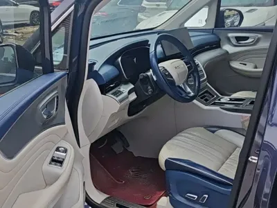 Roewe iMAX8