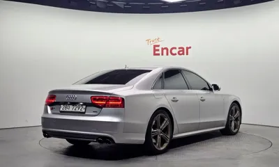 Audi S8