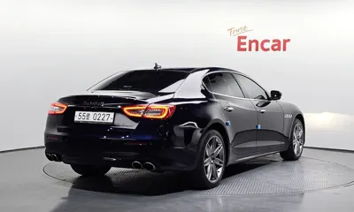Maserati Quattroporte