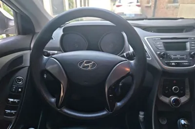 Hyundai Elantra (5th Generation