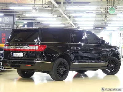 Lincoln Navigator